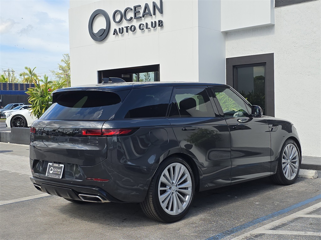 2024 Land Rover Range Rover Sport SE photo 4