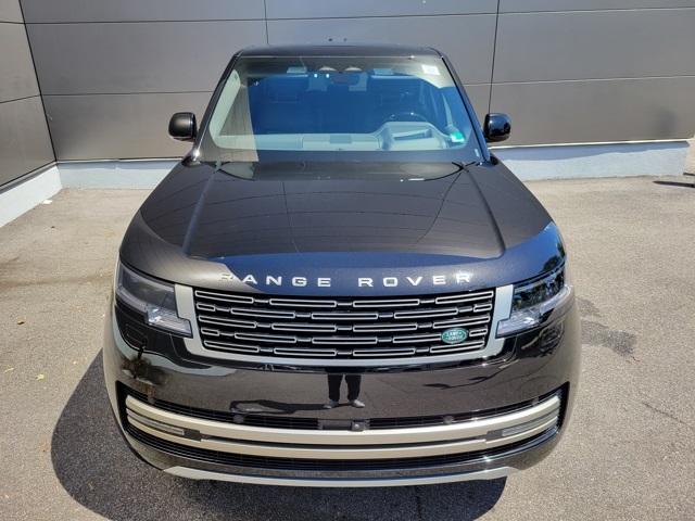 2024 Land Rover Range Rover SE photo 10