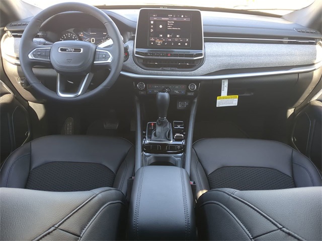 2025 Jeep Compass North Edition Latitude photo 15