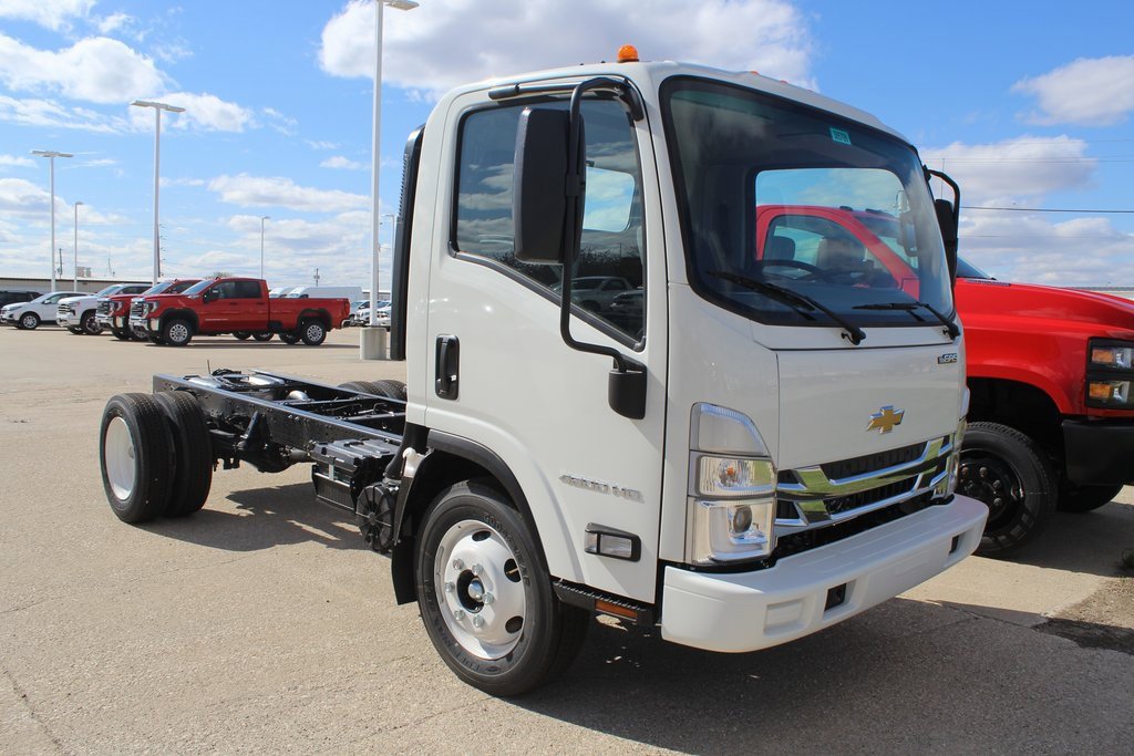 2024 Chevrolet Low Cab Forward Base's photo