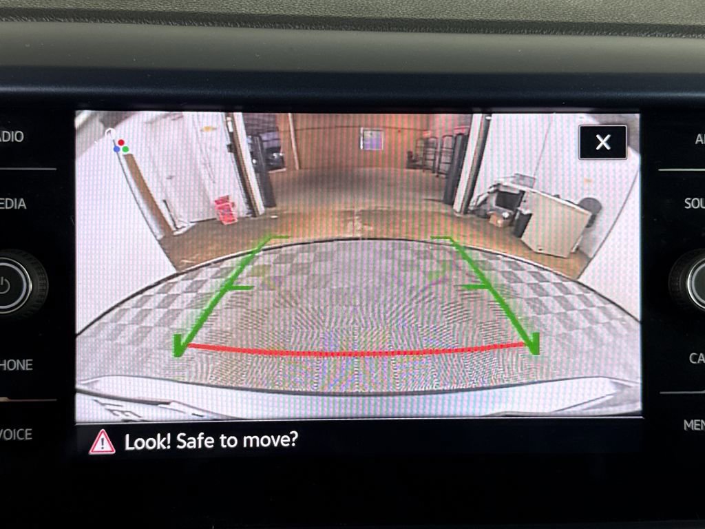 2024 Volkswagen Taos SE photo 23