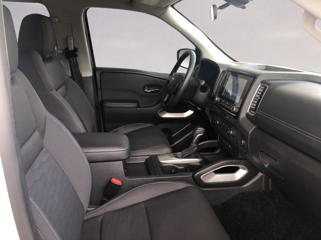 2024 Nissan Frontier Crew Cab SV photo 13