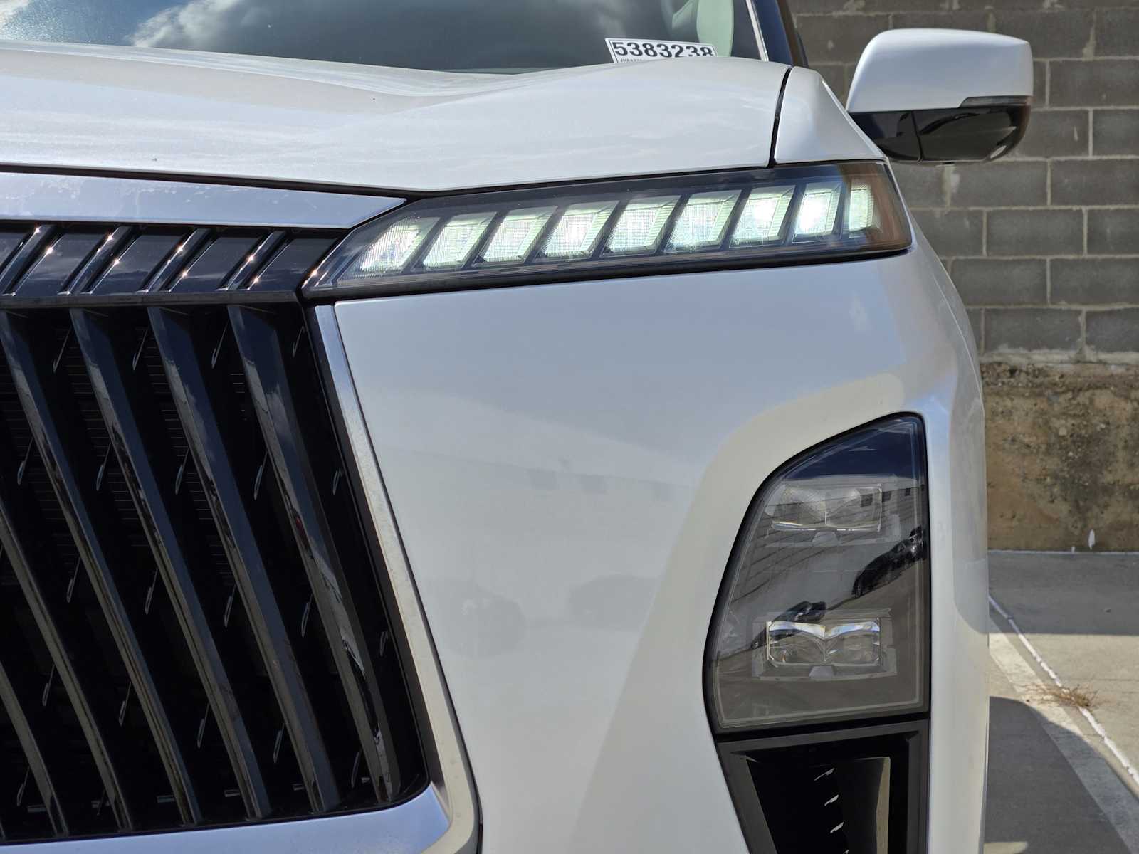 2026 Infiniti QX80 Luxe photo 4