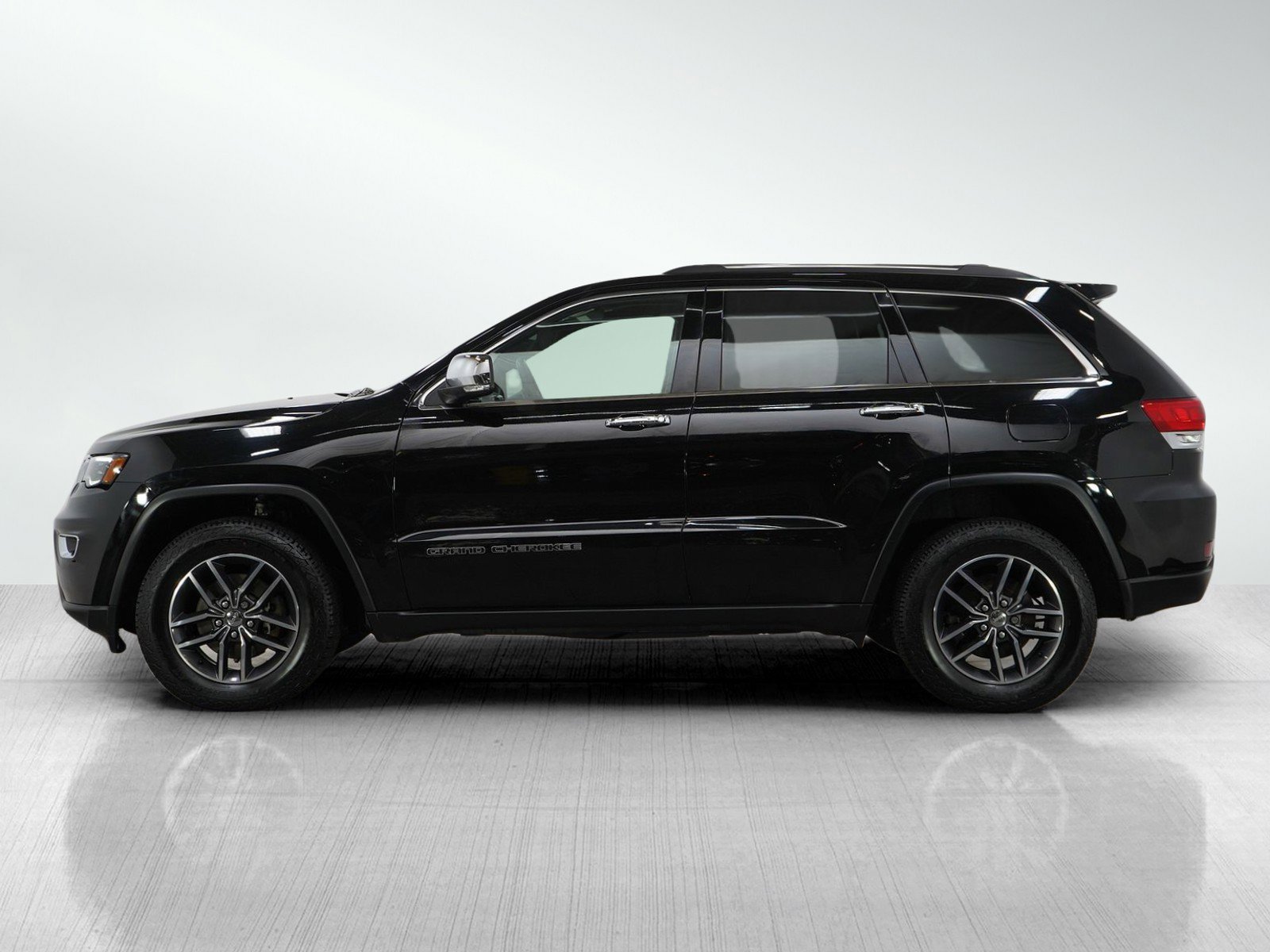 Used 2017 Jeep Grand Cherokee Limited with VIN 1C4RJFBGXHC809212 for sale in Hopkins, Minnesota