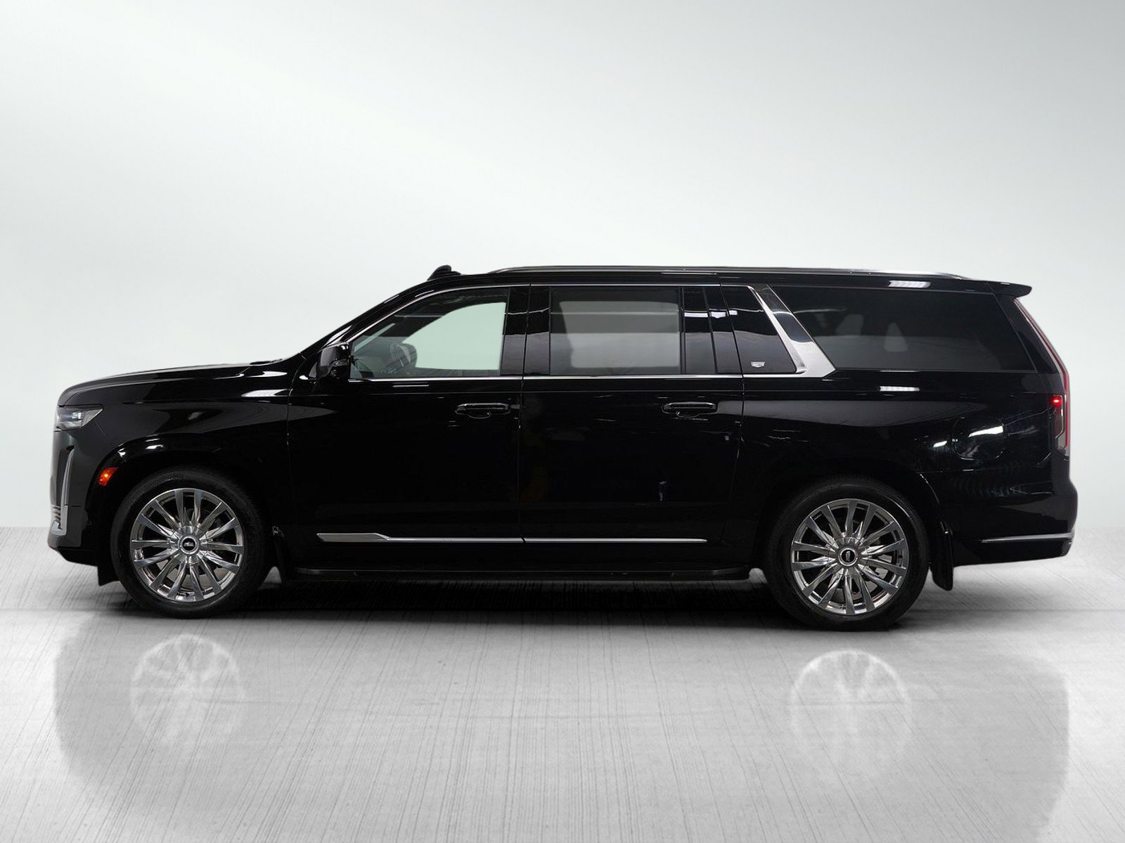 Used 2024 Cadillac Escalade ESV Premium Luxury with VIN 1GYS4LKT9RR184430 for sale in Bloomington, Minnesota