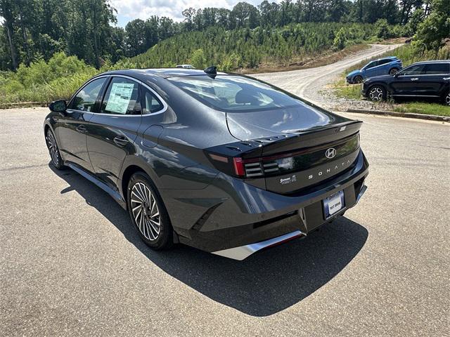 2025 Hyundai Sonata Hybrid Limited photo 3
