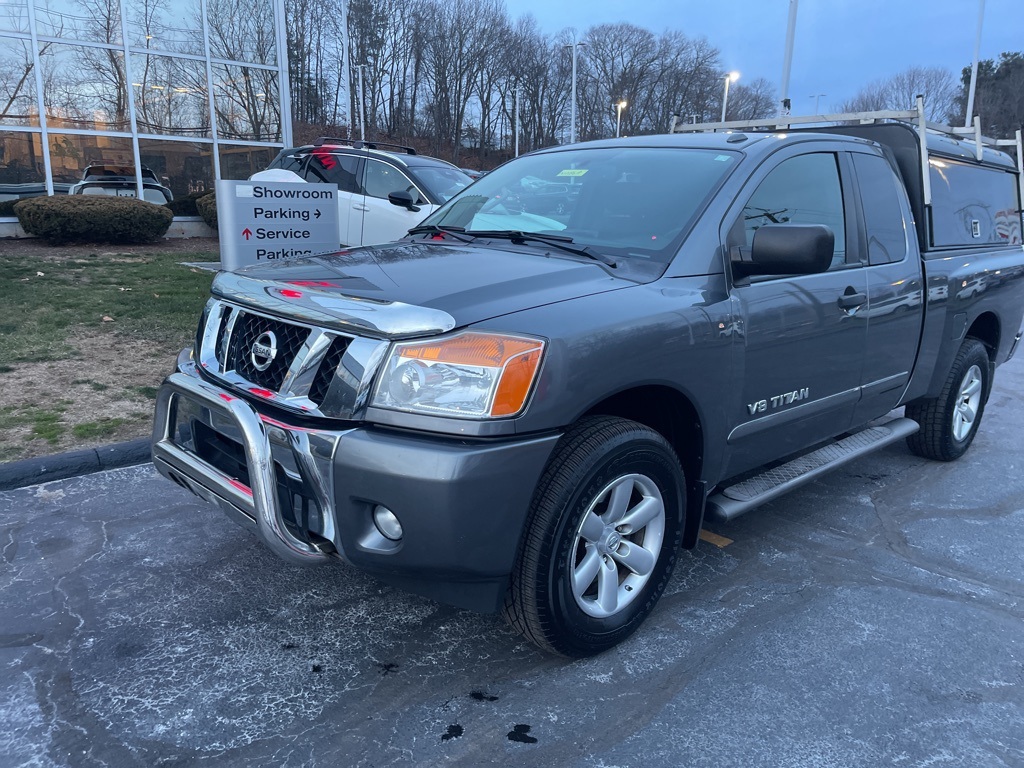 2014 Nissan Titan SV's photo