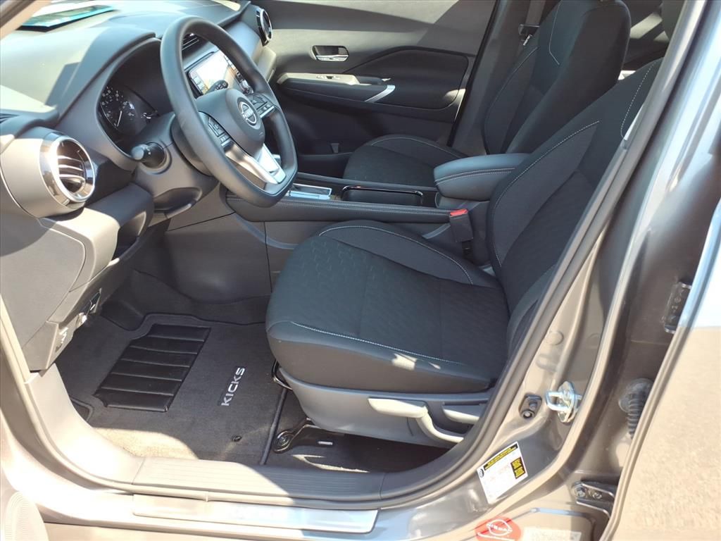 2024 Nissan Kicks SV photo 13