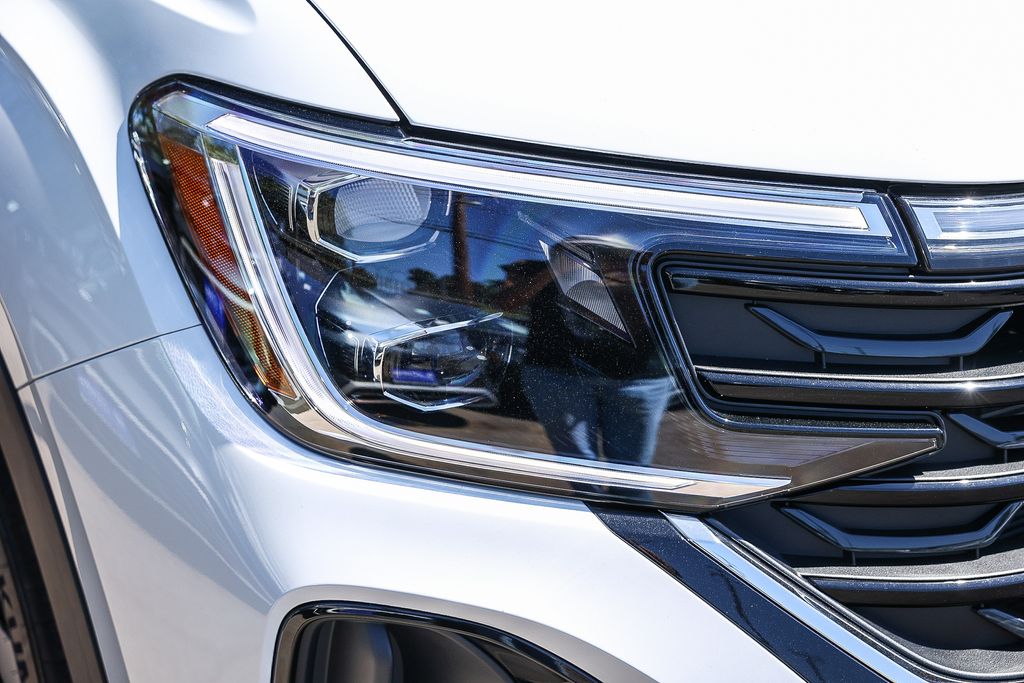 2026 Volkswagen Atlas Cross Sport SE Technology photo 4