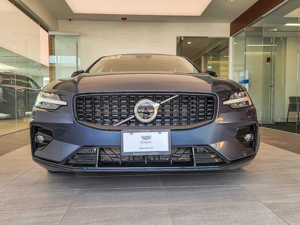 2024 Volvo S60 Ultimate photo 3
