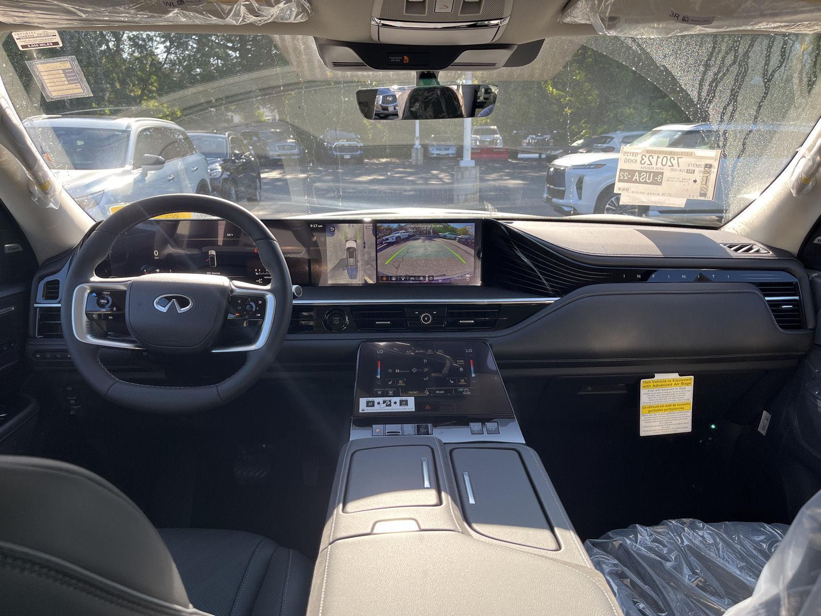 2026 Infiniti QX80 Luxe photo 9