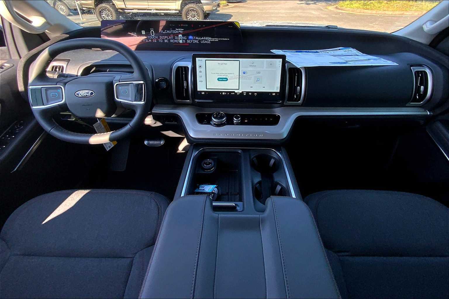 2025 Ford Expedition photo 4