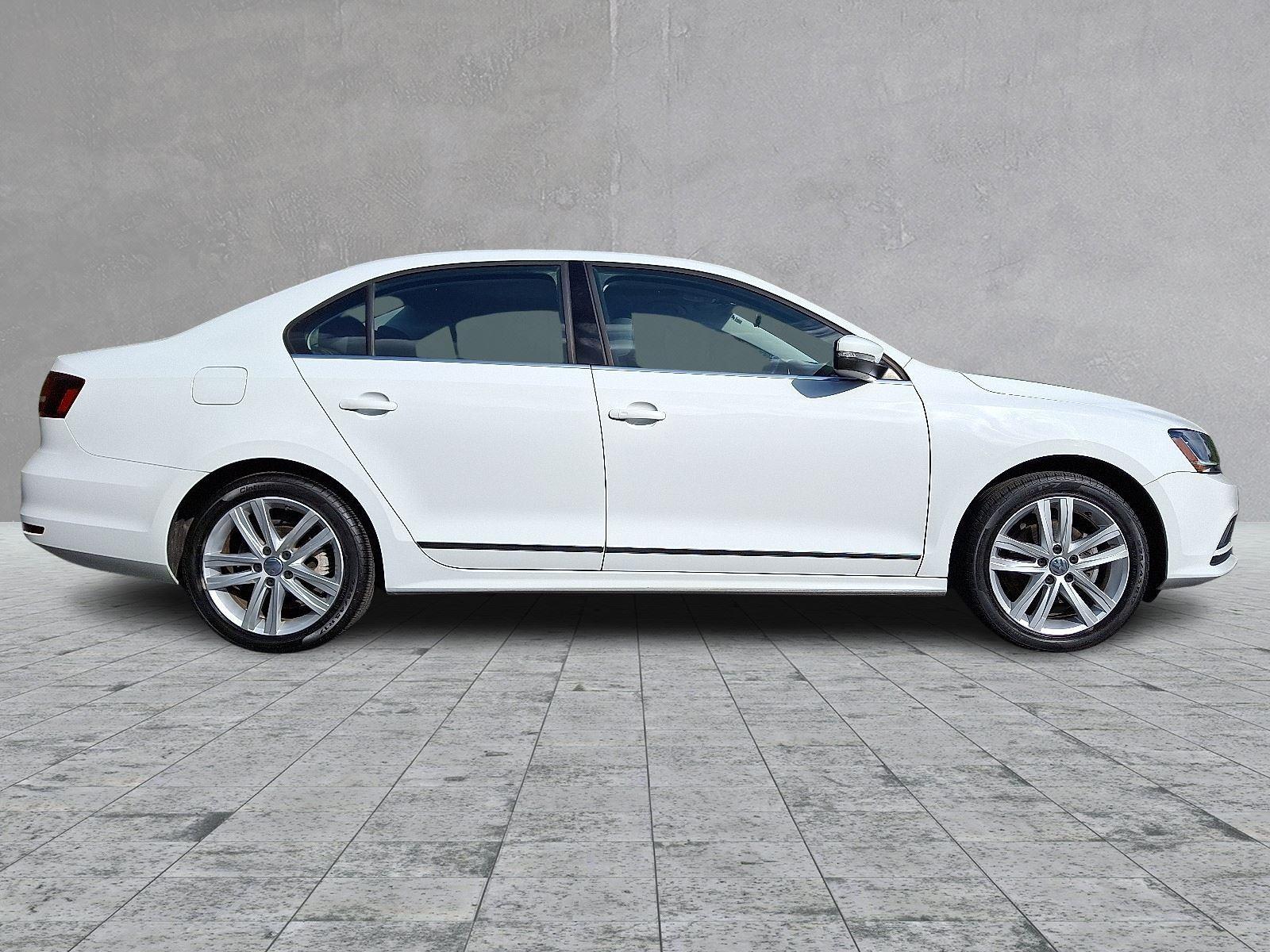 2017 Volkswagen Jetta 1.8T SEL photo 6