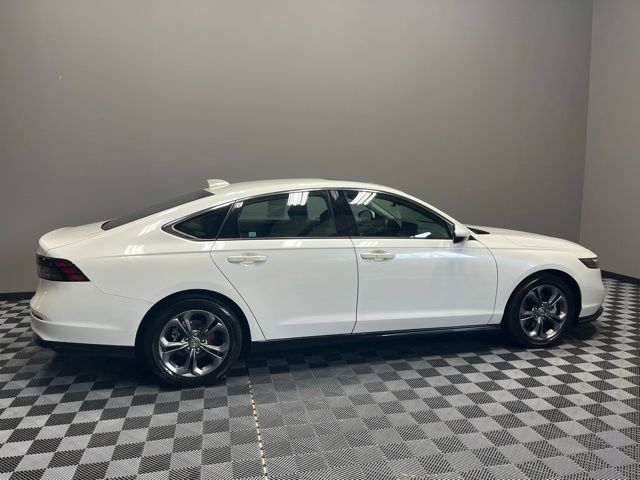 2023 Honda Accord Hybrid Touring photo 6