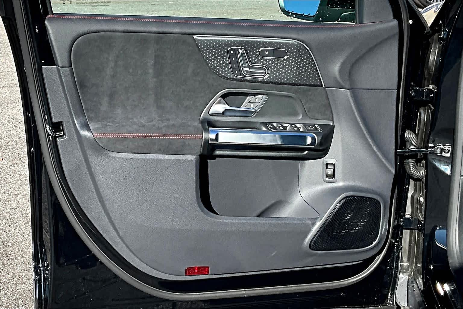 2024 Mercedes Benz EQB 350 4MATIC photo 9