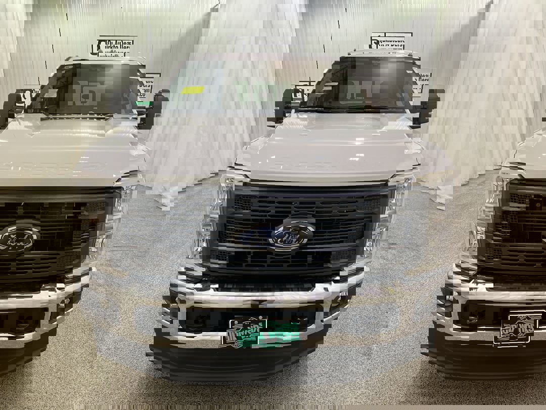 2026 Ford F-350 XL photo 2