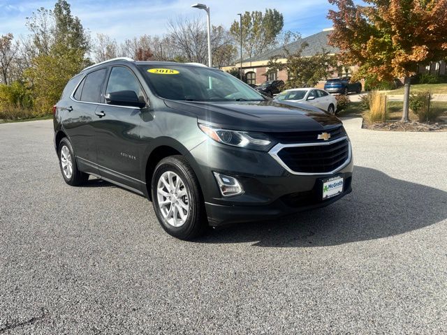 2018 Chevrolet Equinox LT photo 2