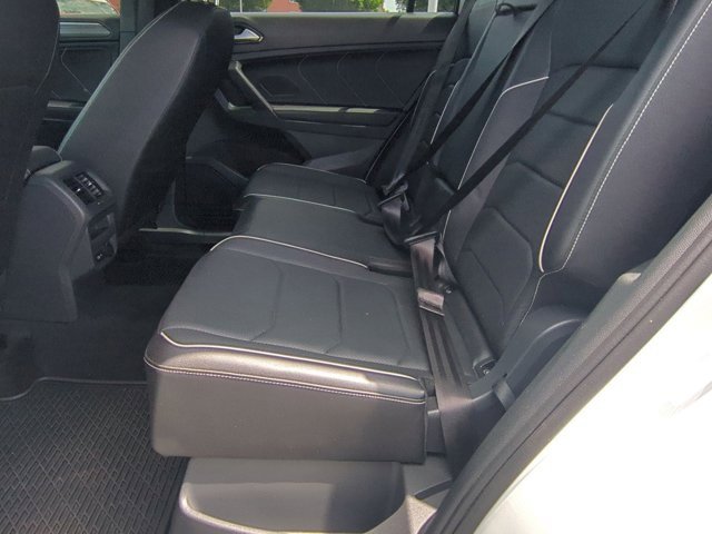 2023 Volkswagen Tiguan SEL R-Line Black photo 15