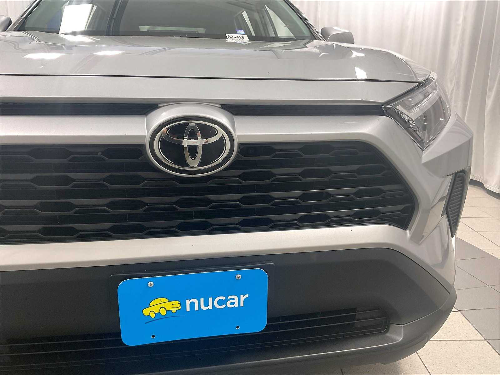 2023 Toyota RAV4 XLE photo 30