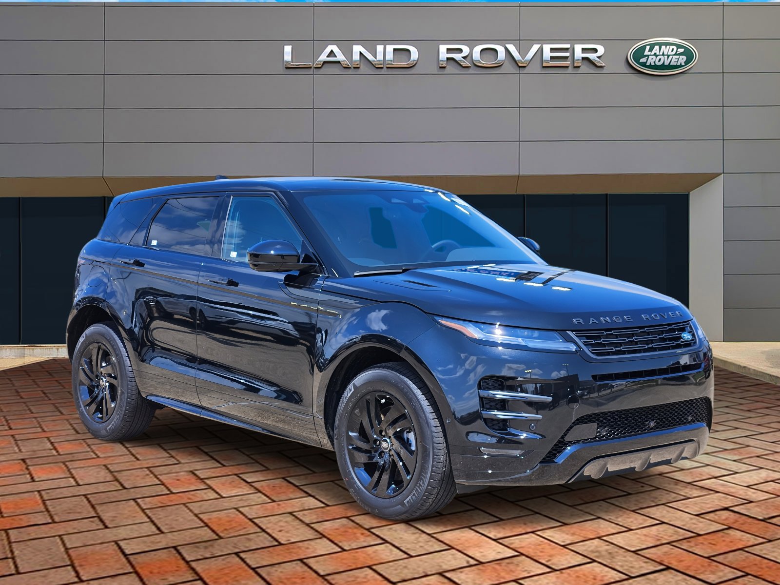 2026 Land Rover Range Rover Evoque Dynamic SE photo 2