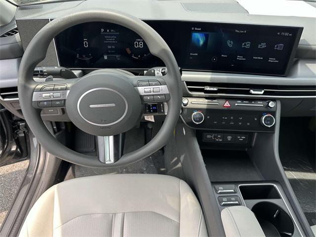 2025 Hyundai Sonata SEL photo 2