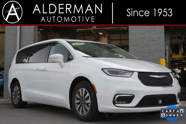 Pre-Owned 2022 Chrysler Pacifica Hybrid Touring L
