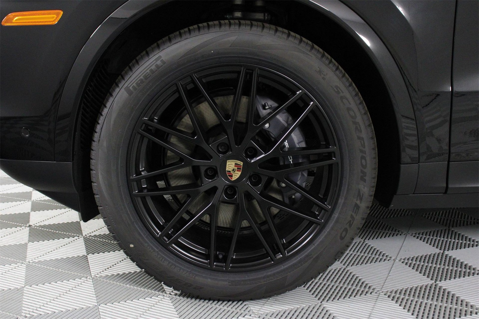 2025 Porsche Cayenne photo 15