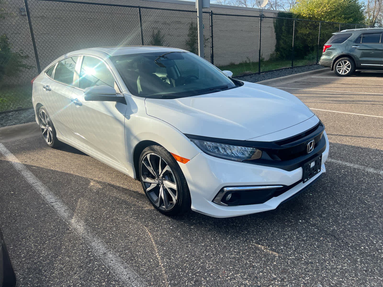 2019 Honda Civic Touring photo 2