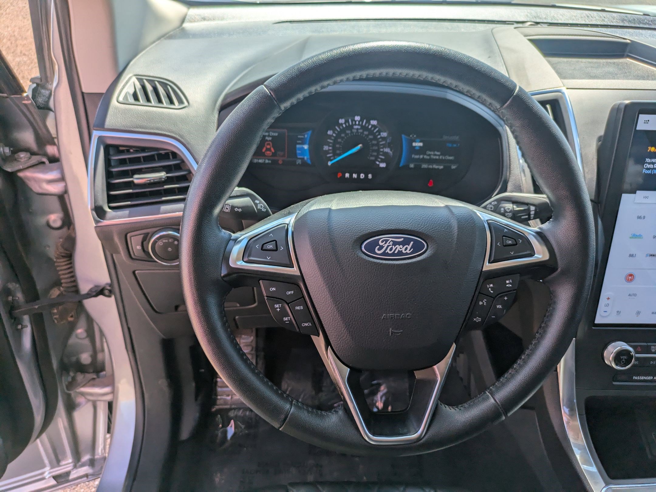 2024 Ford Edge Titanium photo 15