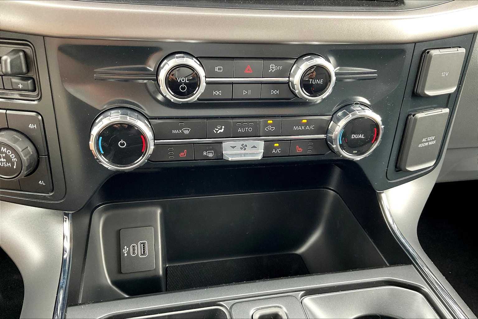 2025 Ford F-150 XLT photo 18