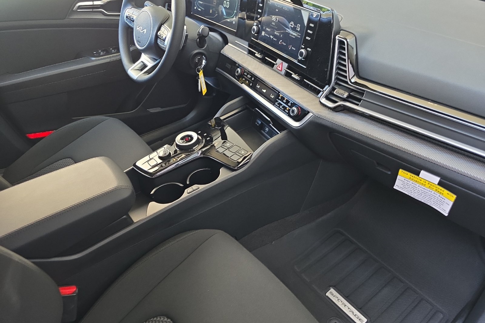 2025 Kia Sportage Hybrid LX photo 12