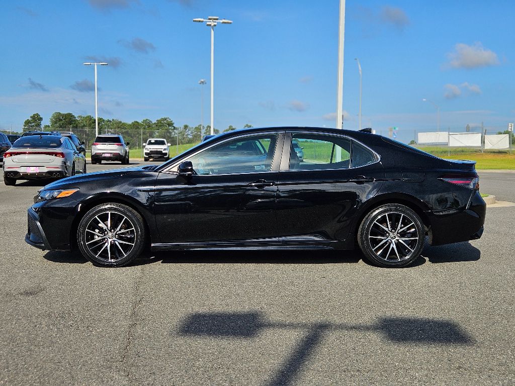 2024 Toyota Camry SE photo 4