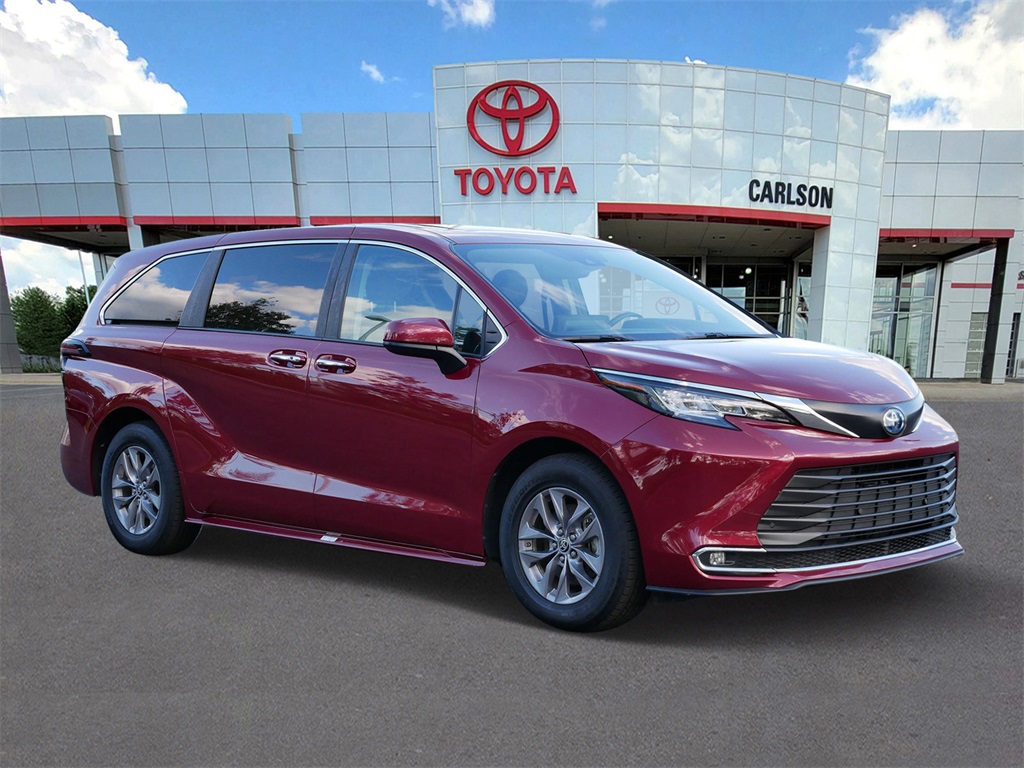 Used 2023 Toyota Sienna XLE with VIN 5TDYSKFCXPS073989 for sale in Minneapolis, Minnesota