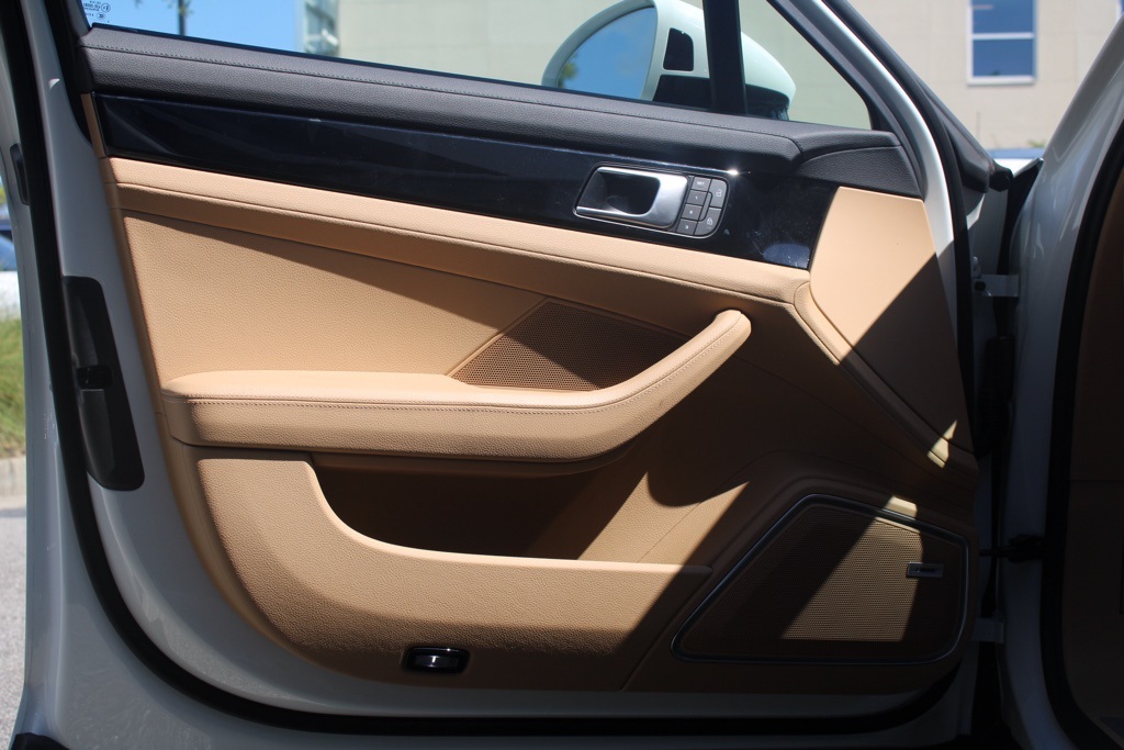 2023 Porsche Panamera E-Hybrid 4 photo 13