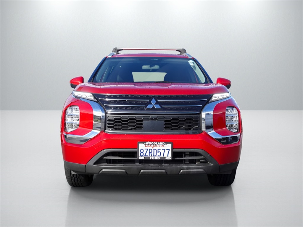 2022 Mitsubishi Outlander ES photo 3