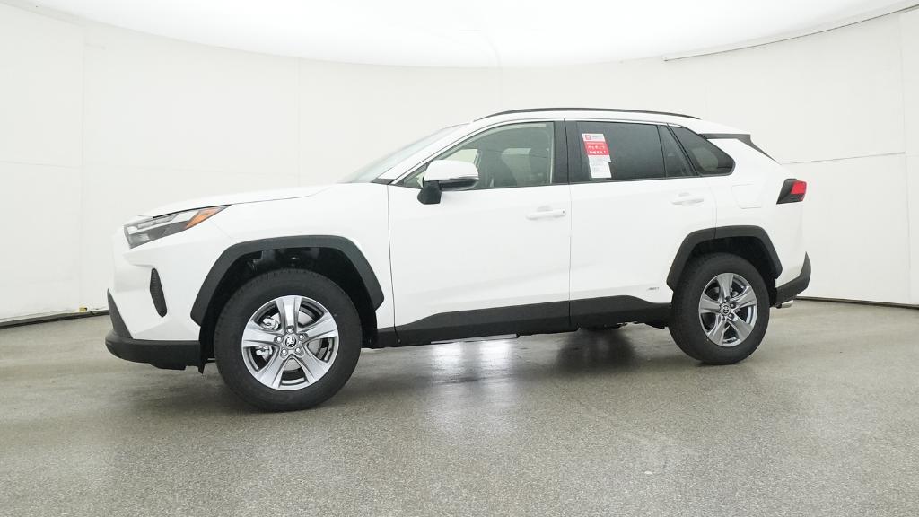2025 Toyota RAV4 Hybrid LE photo 7