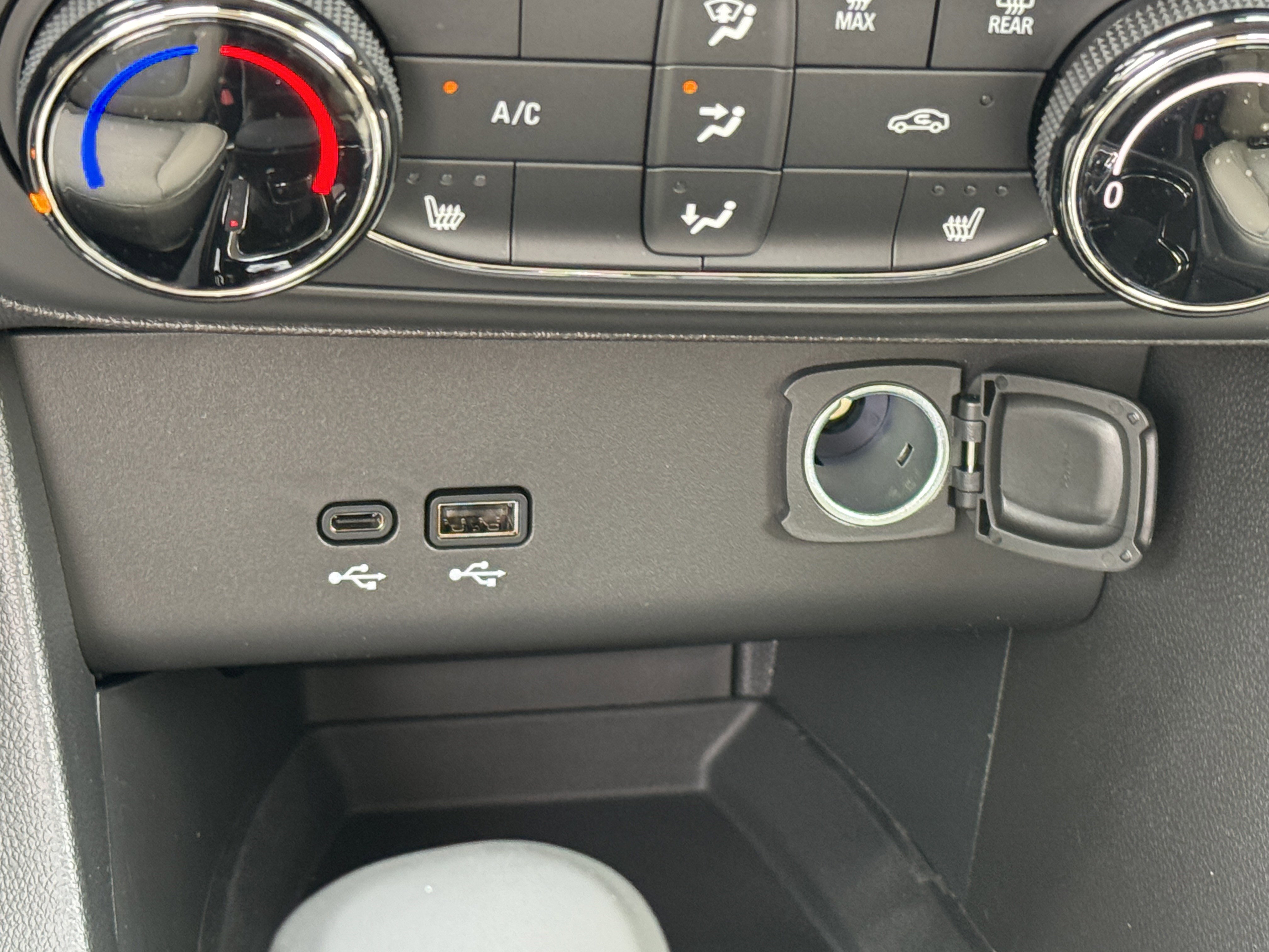 2026 Buick Encore GX Preferred photo 8