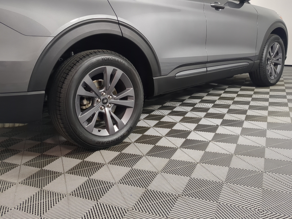 2023 Ford Explorer XLT photo 4
