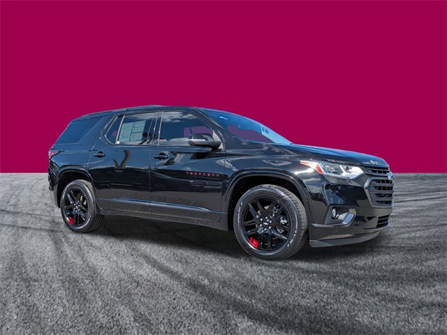 2021 Chevrolet Traverse Premier photo 2