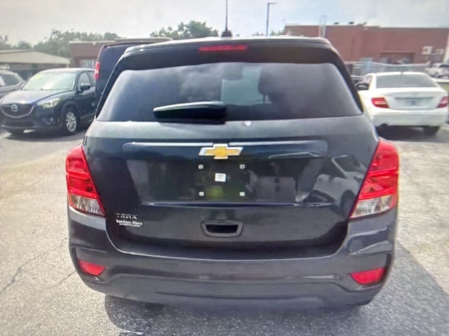 2020 Chevrolet Trax LS photo 4