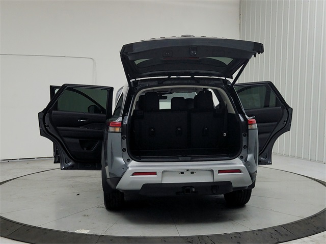 2025 Nissan Pathfinder SL photo 13