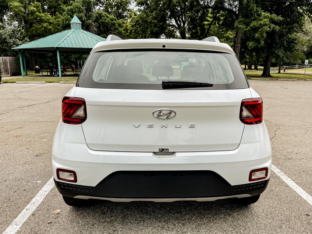 2025 Hyundai Venue SEL photo 3