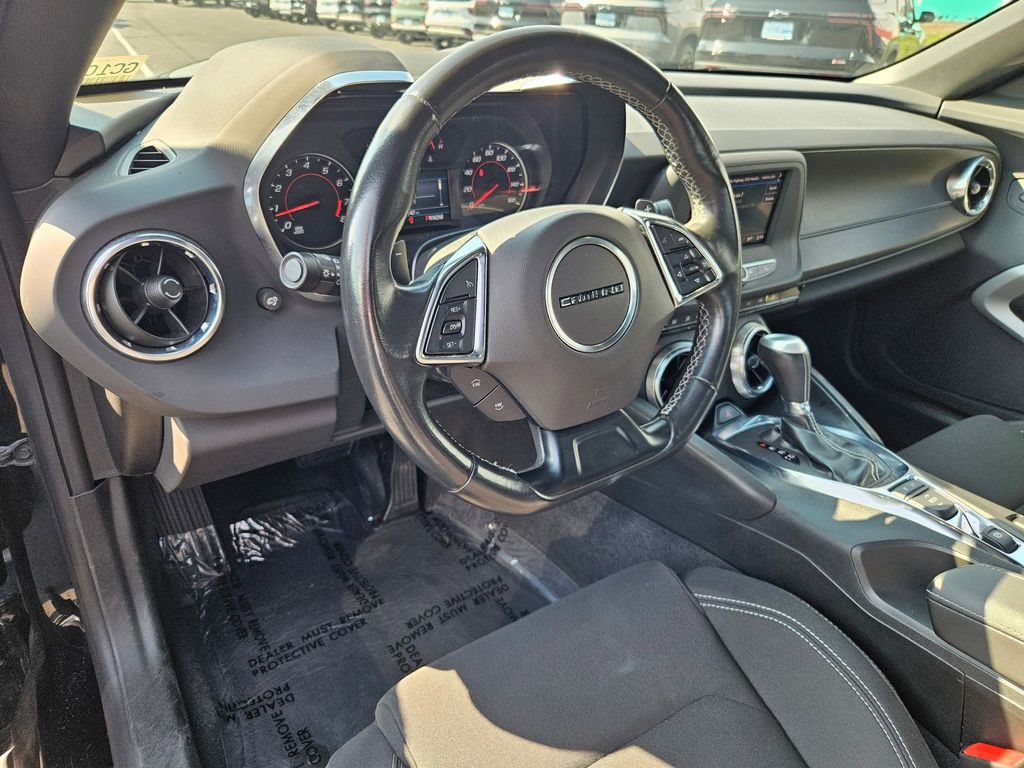 2023 Chevrolet Camaro 1LT photo 13