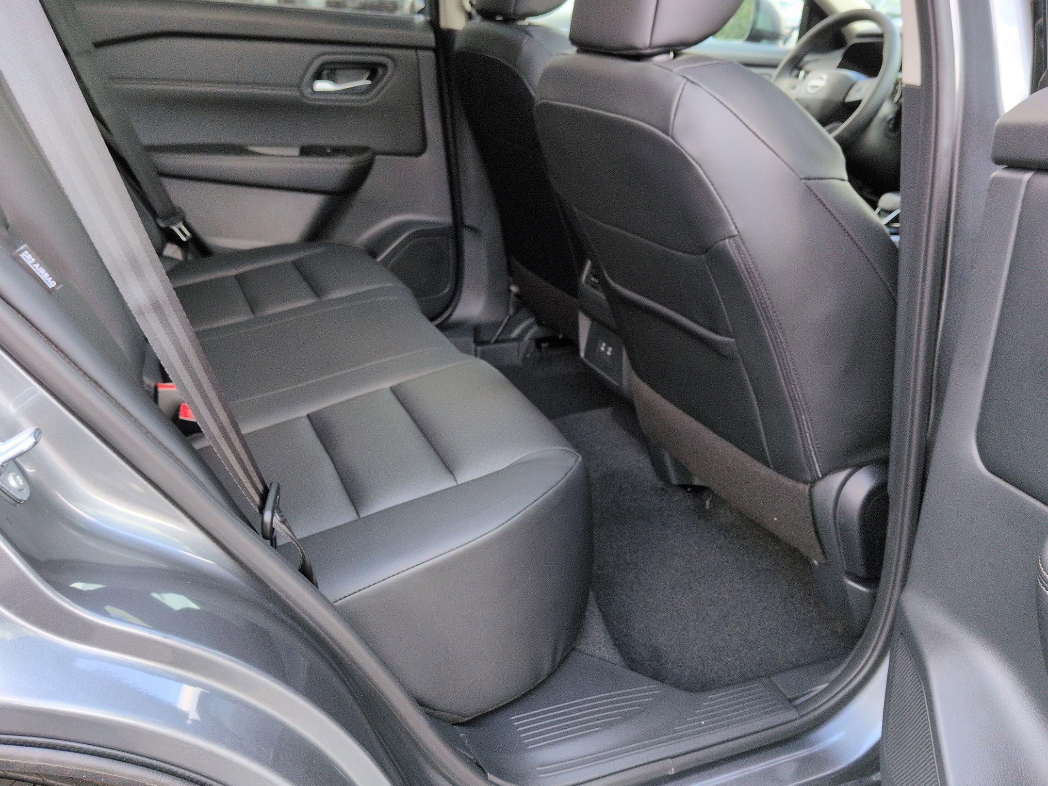 2026 Nissan Rogue SV photo 15