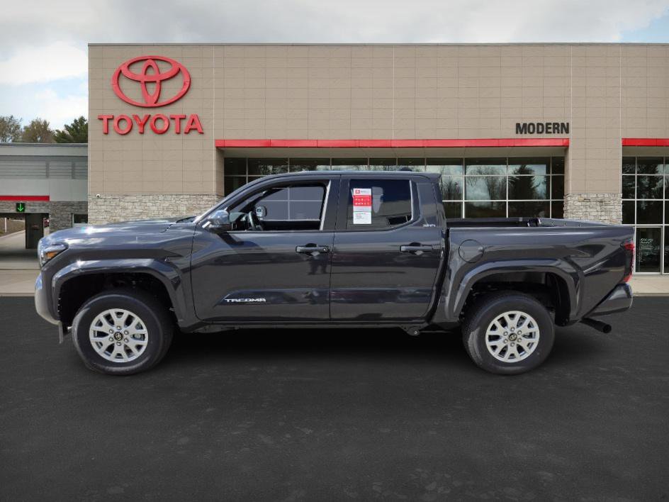 2025 Toyota Tacoma SR5 photo 8
