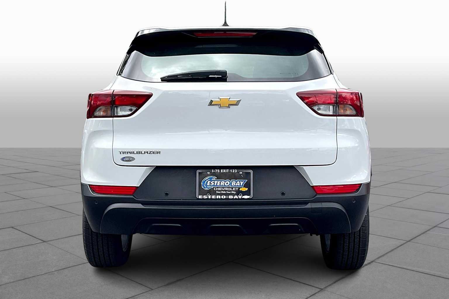 2023 Chevrolet Trailblazer LS photo 4