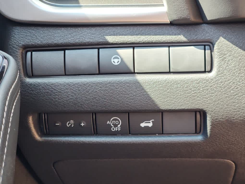 2026 Nissan Rogue SV photo 15