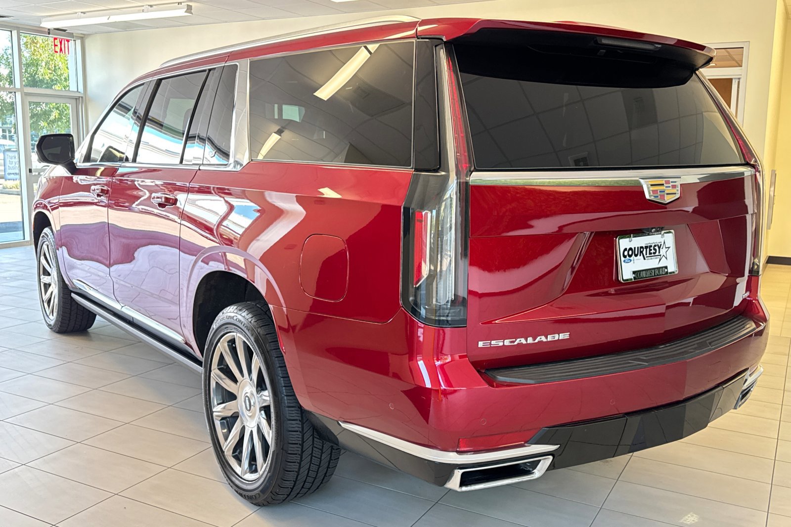 2023 Cadillac Escalade ESV Premium Luxury Platinum photo 4