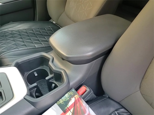 2023 Toyota RAV4 XLE photo 18