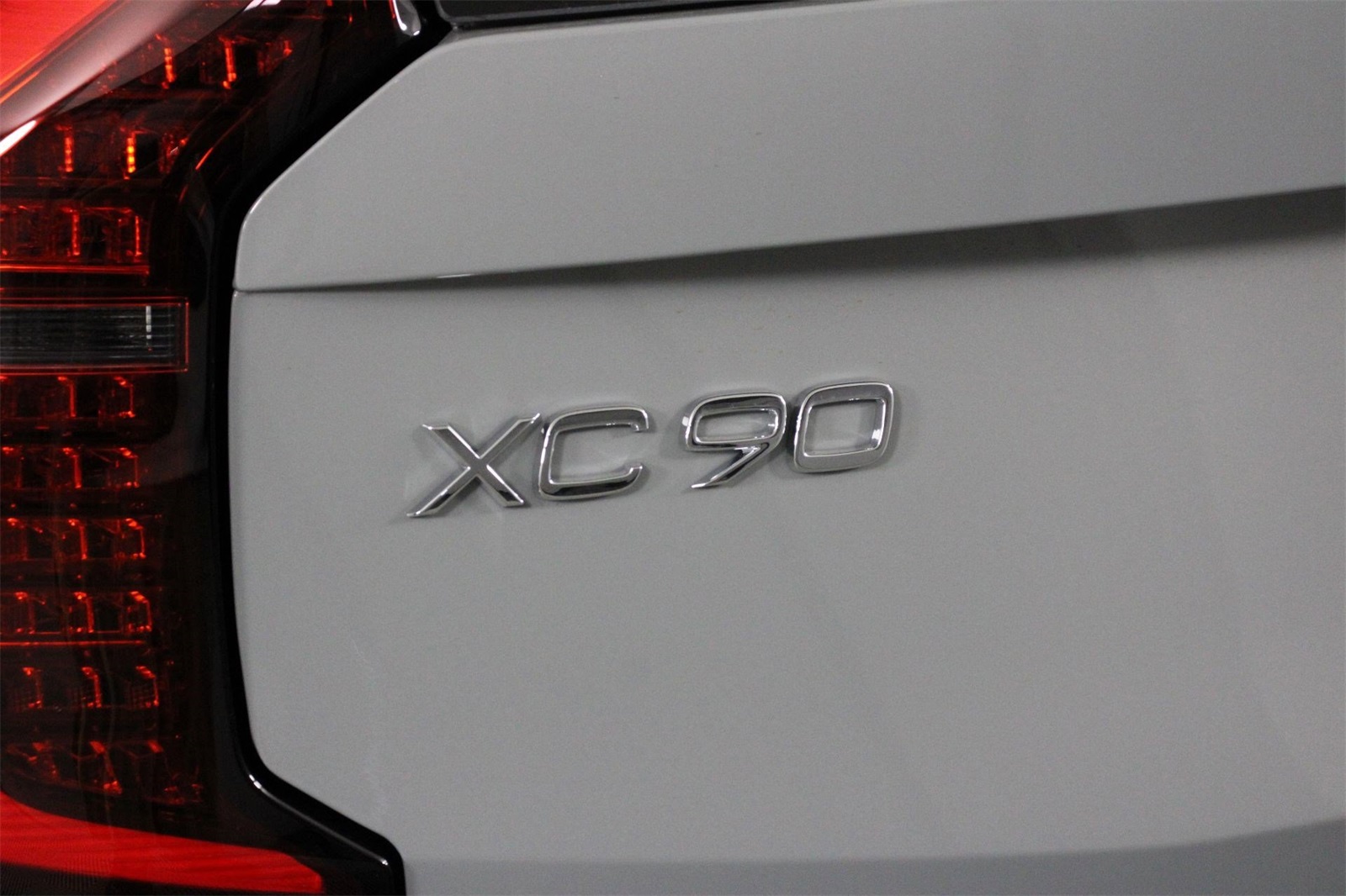 2026 Volvo XC90 Core photo 10